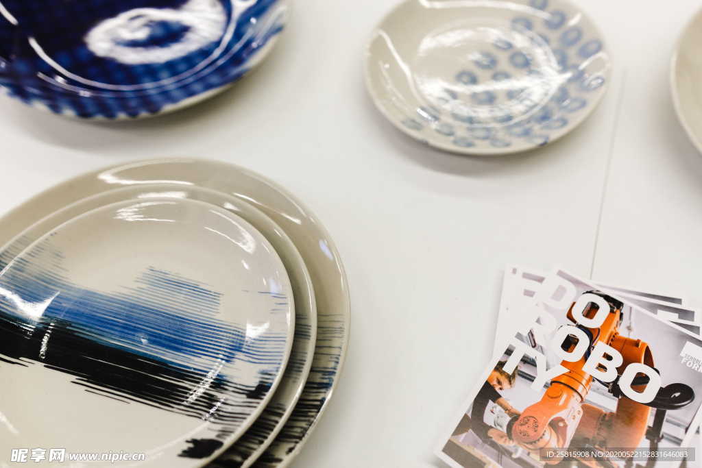 陶瓷餐具用品图片