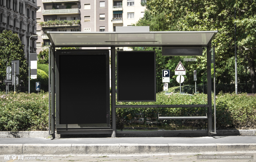 公交站台广告
