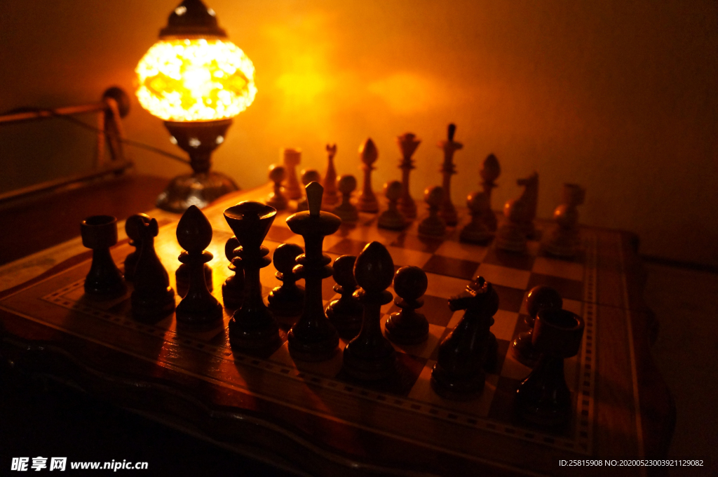 国际象棋博弈图片