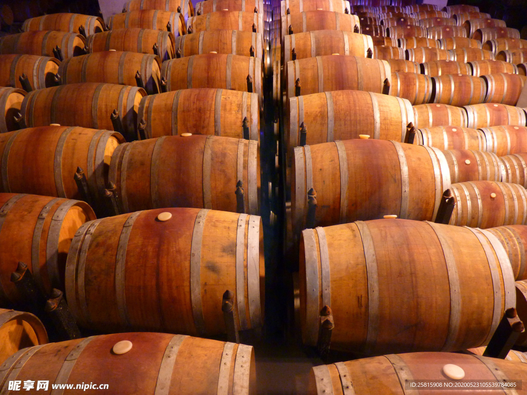 酒桶红酒桶图片