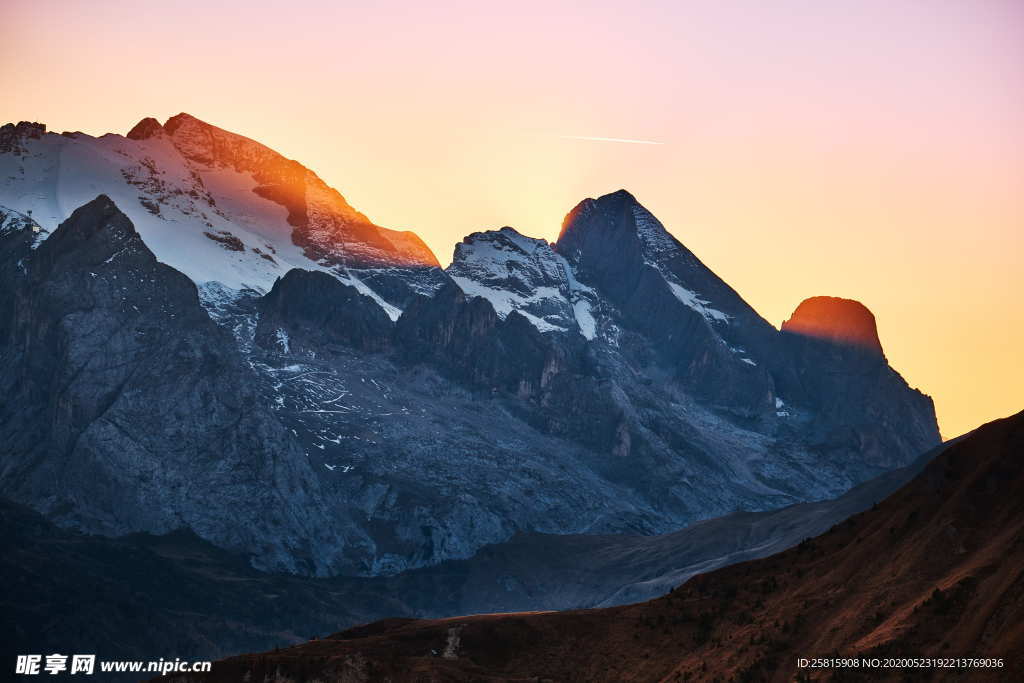 阿尔卑斯山风景图片