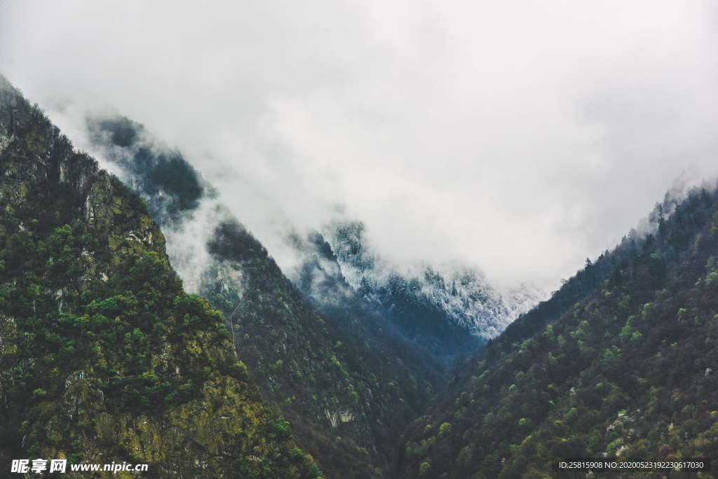 阿尔卑斯山风景图片
