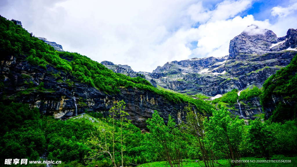 阿尔卑斯山风景图片