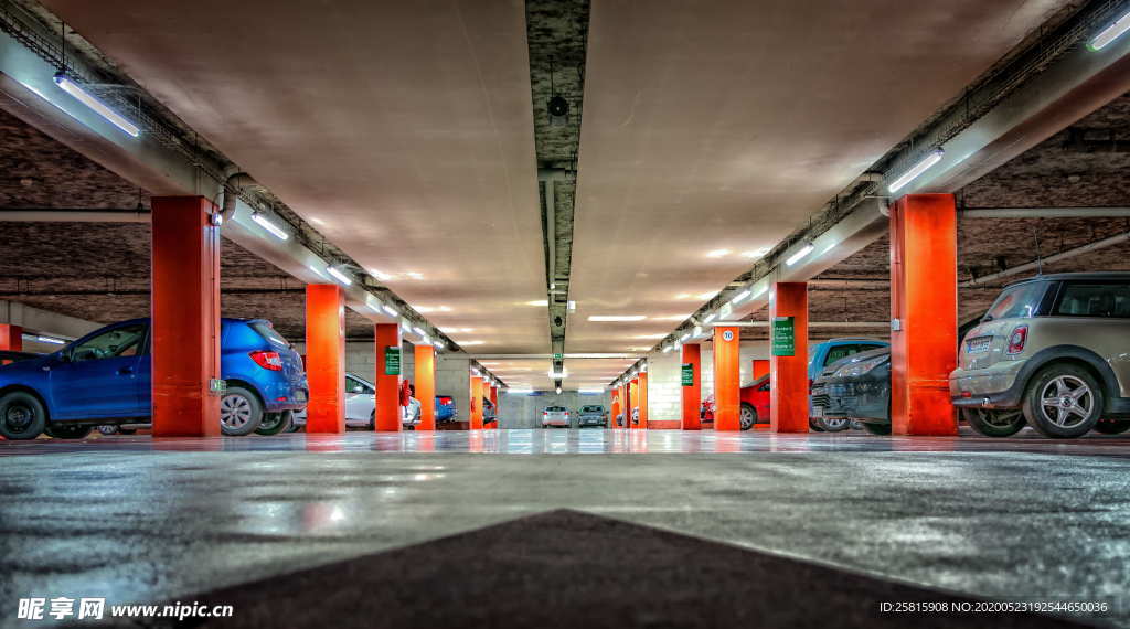 车库停车库图片