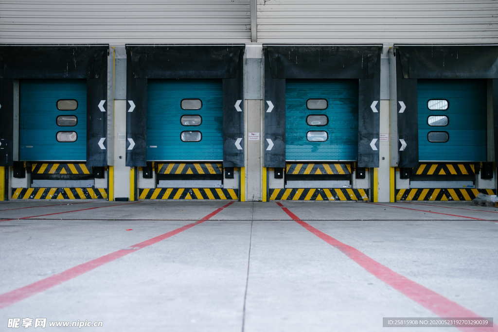 车库停车库图片