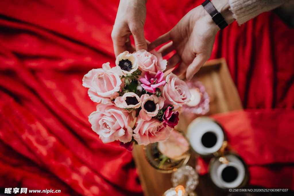 捧花花艺插花图片