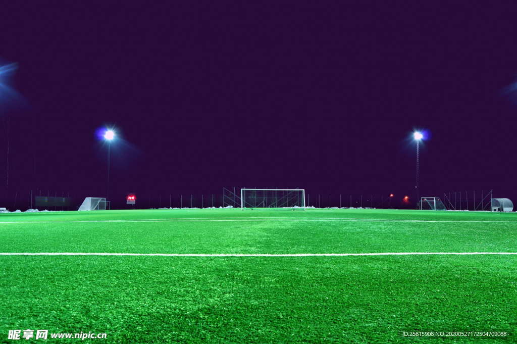 足球场绿荫图片
