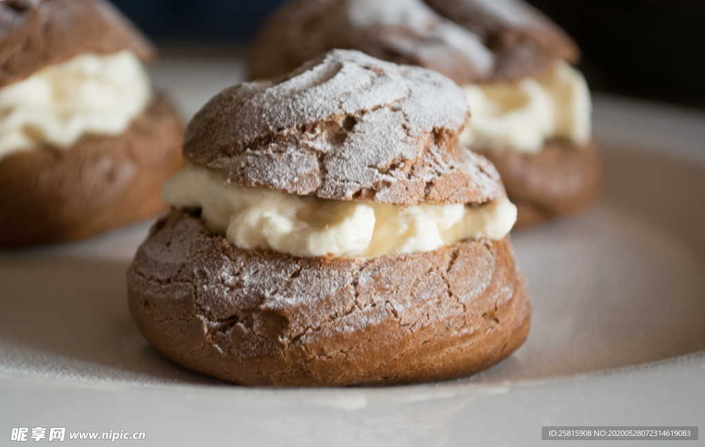泡芙奶油泡芙烘焙图片