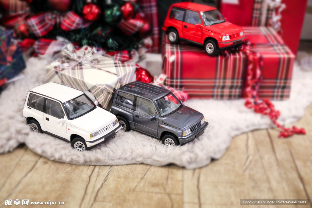 红色高档车模玩具