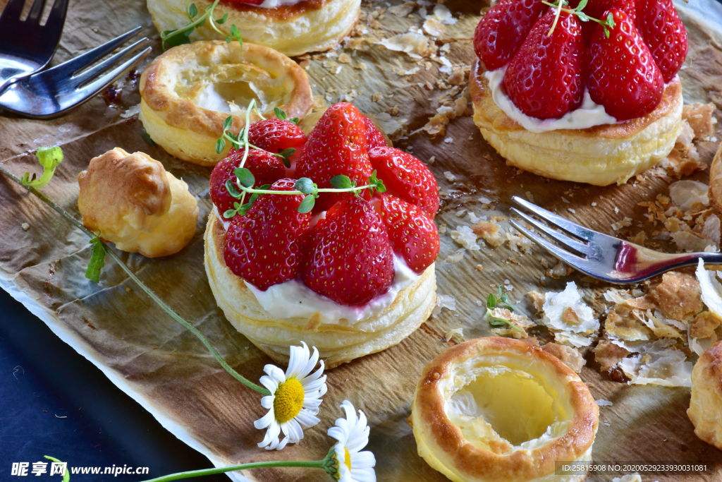 草莓蛋糕水果蛋糕图片