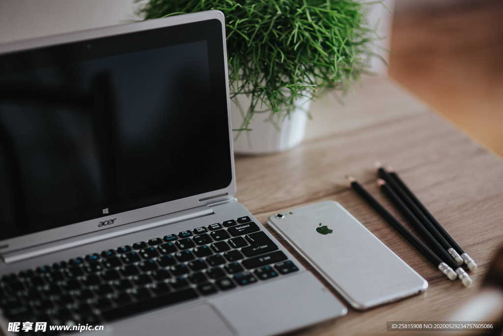 笔记本电脑图片