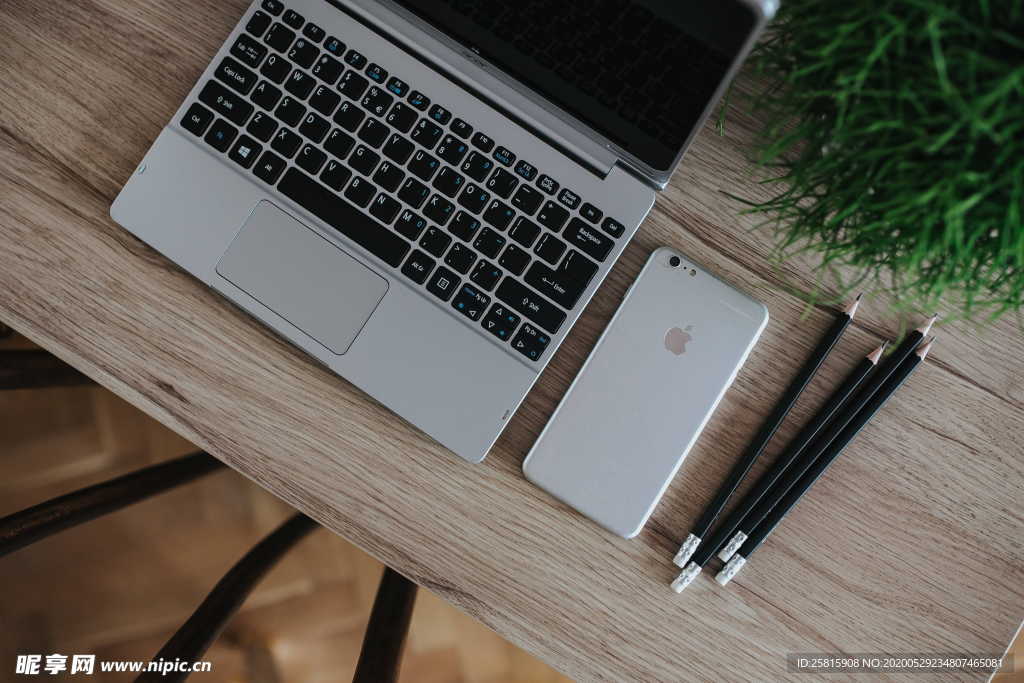 笔记本电脑图片