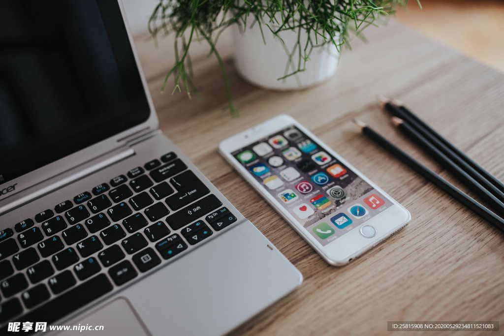 笔记本电脑图片