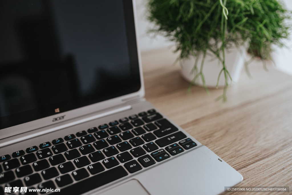 笔记本电脑图片