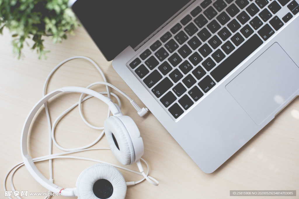 笔记本电脑图片