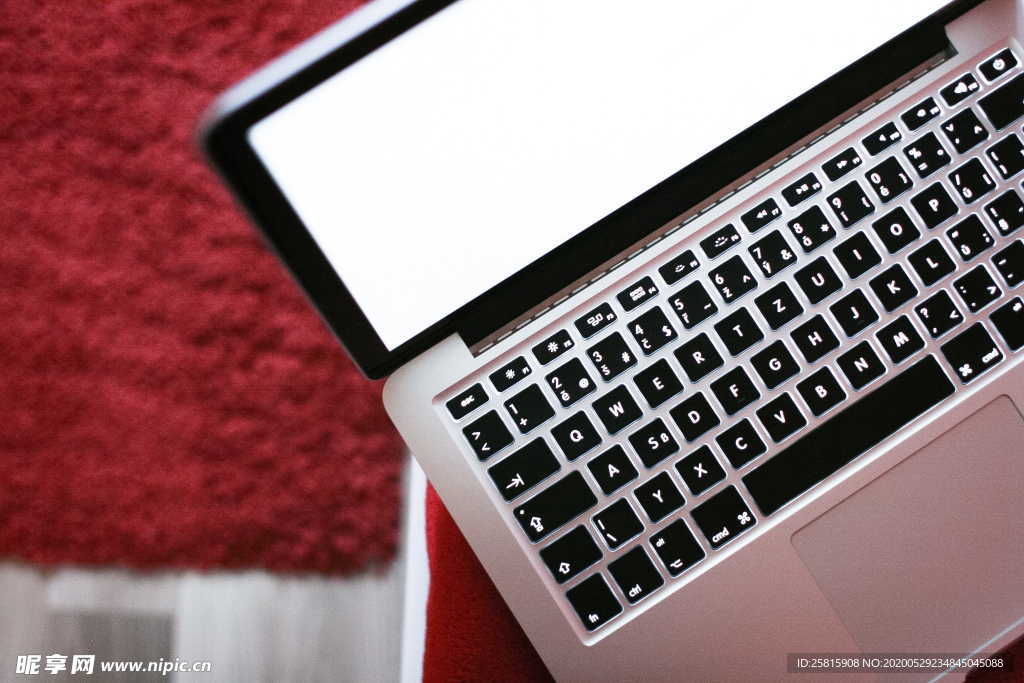 笔记本电脑图片