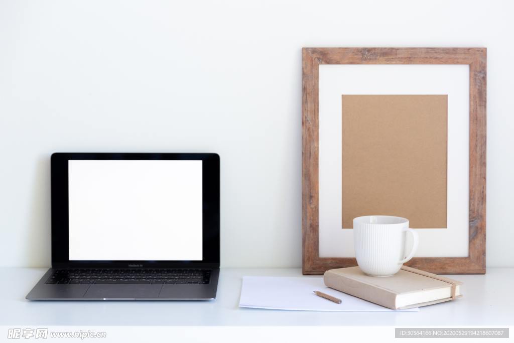 笔记本电脑壁画咖啡样机素材