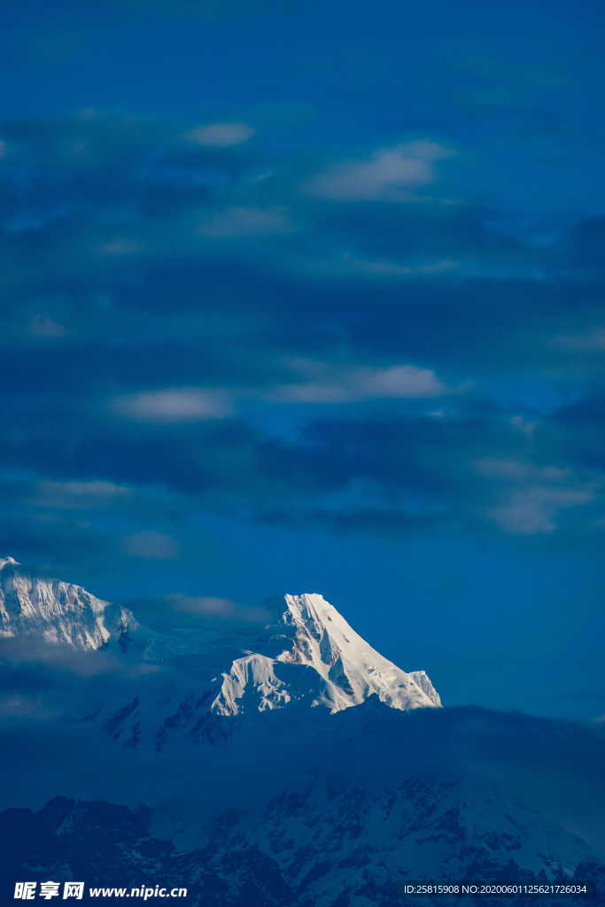 喜马拉雅山风景图片