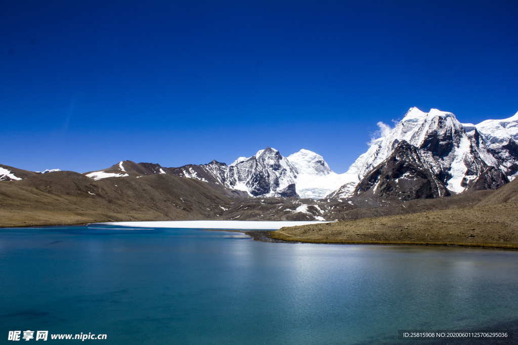 喜马拉雅山风景图片