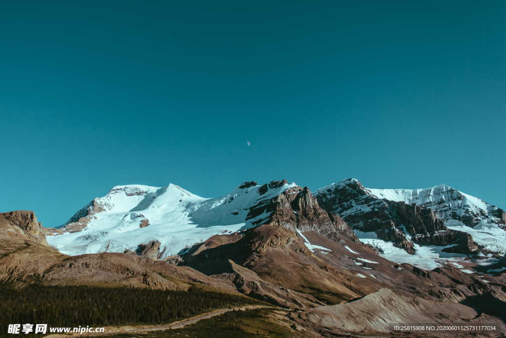 喜马拉雅山风景图片