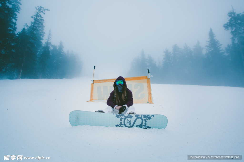 滑雪运动滑雪板图片