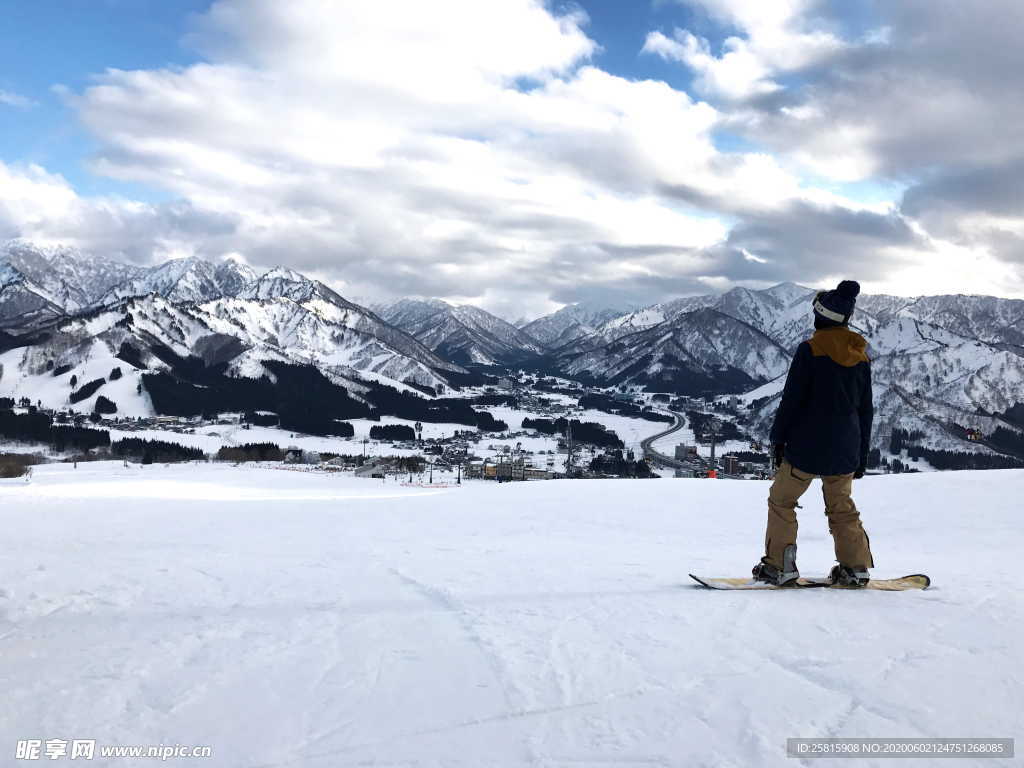 滑雪运动滑雪板图片