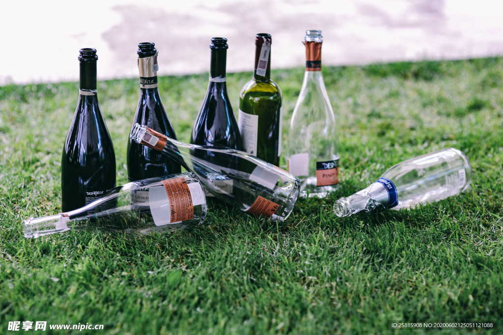 瓶子酒瓶玻璃瓶饮料瓶图片