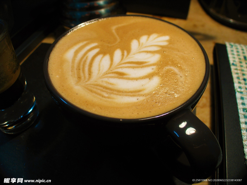 咖啡拉花咖啡图片