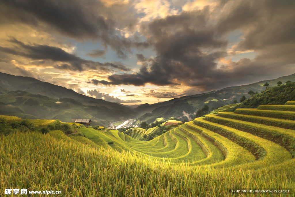 梯田唯美风景图片