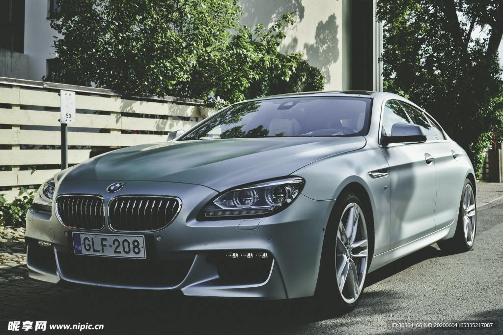 宝马轿车豪车跑车街道背景素材