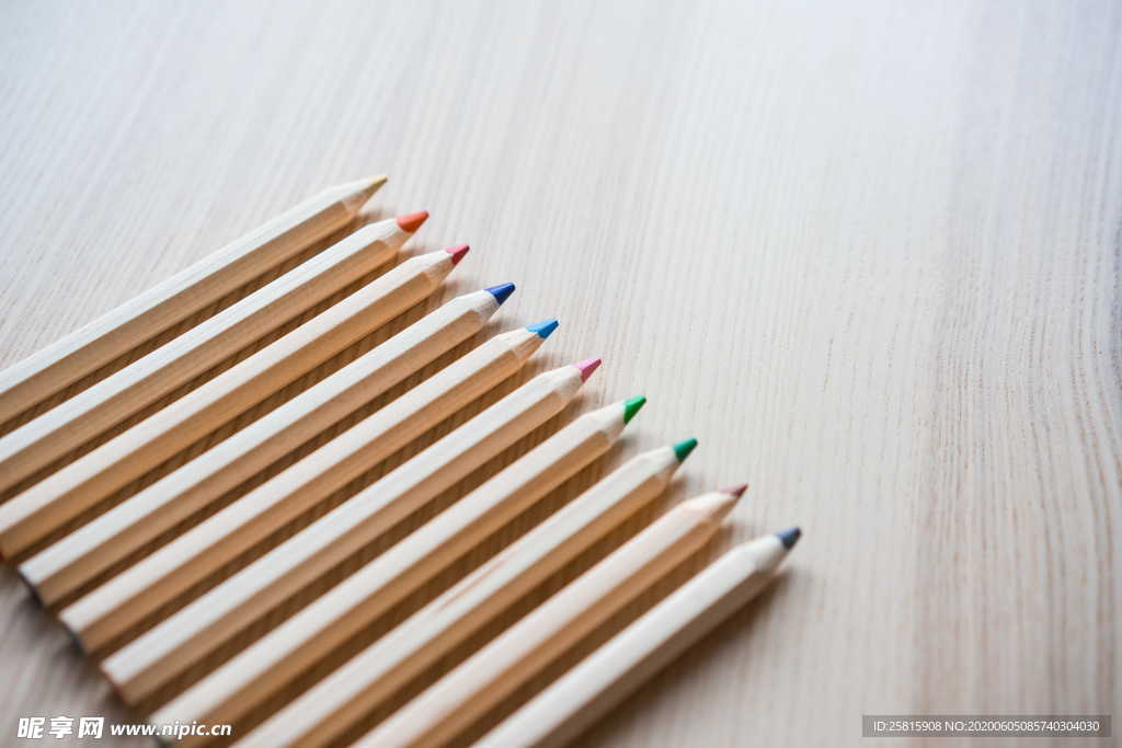 铅笔彩色铅笔画笔图片