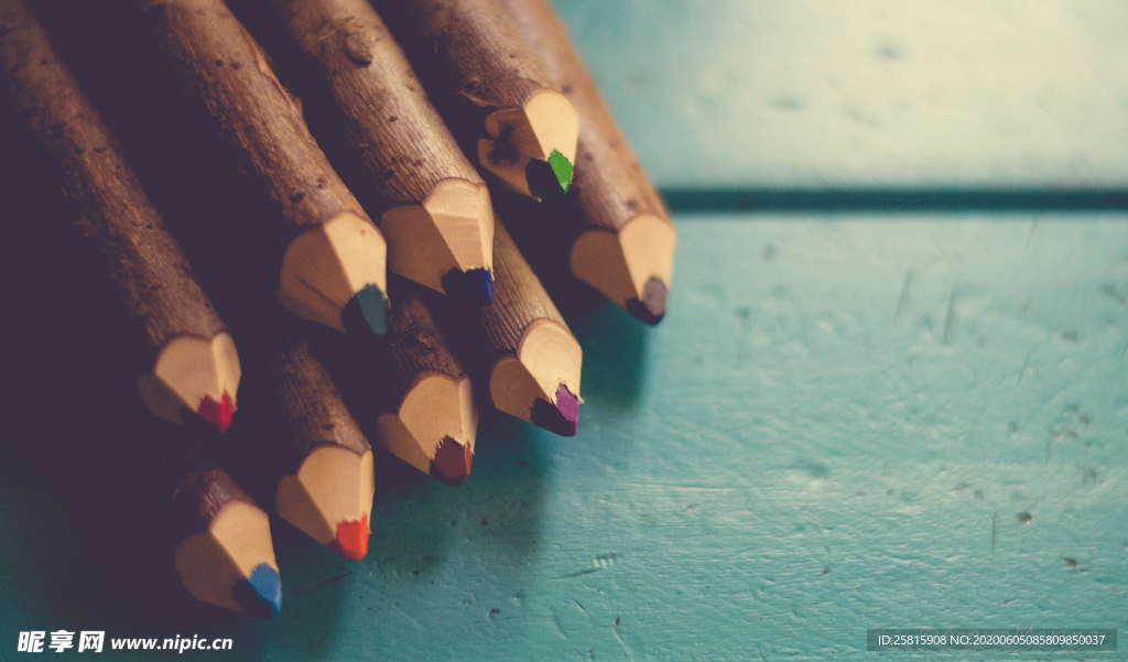 铅笔彩色铅笔画笔图片