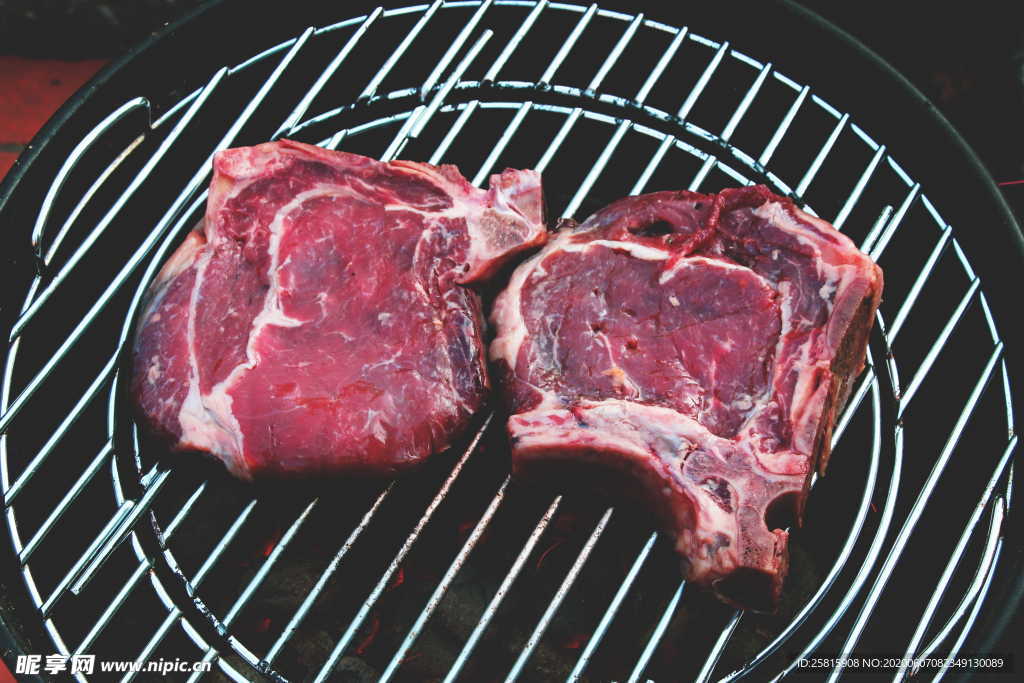 牛肉牛排鲜美图片
