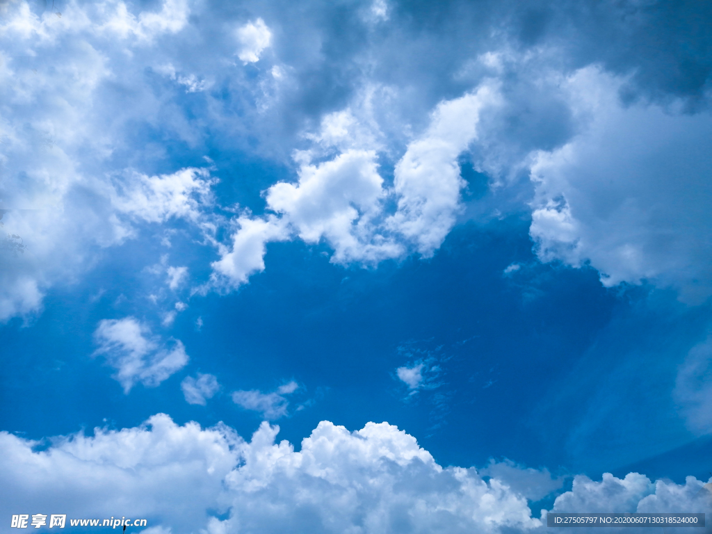 蓝天白云