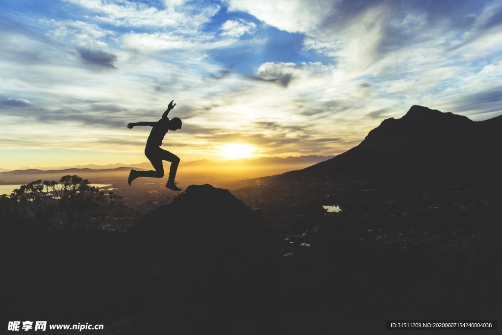 人物正能量跳跃高清图