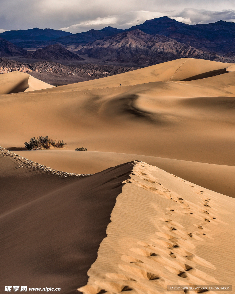 沙漠荒漠戈壁荒野图片