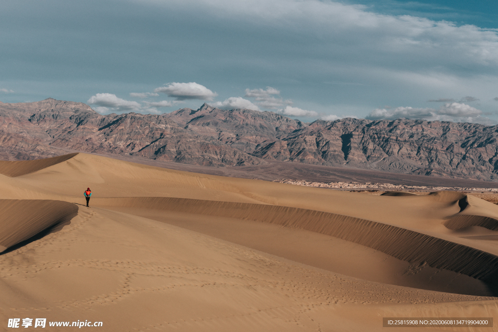 沙漠荒漠戈壁荒野图片