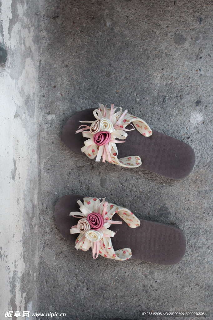 拖鞋人字拖平拖图片