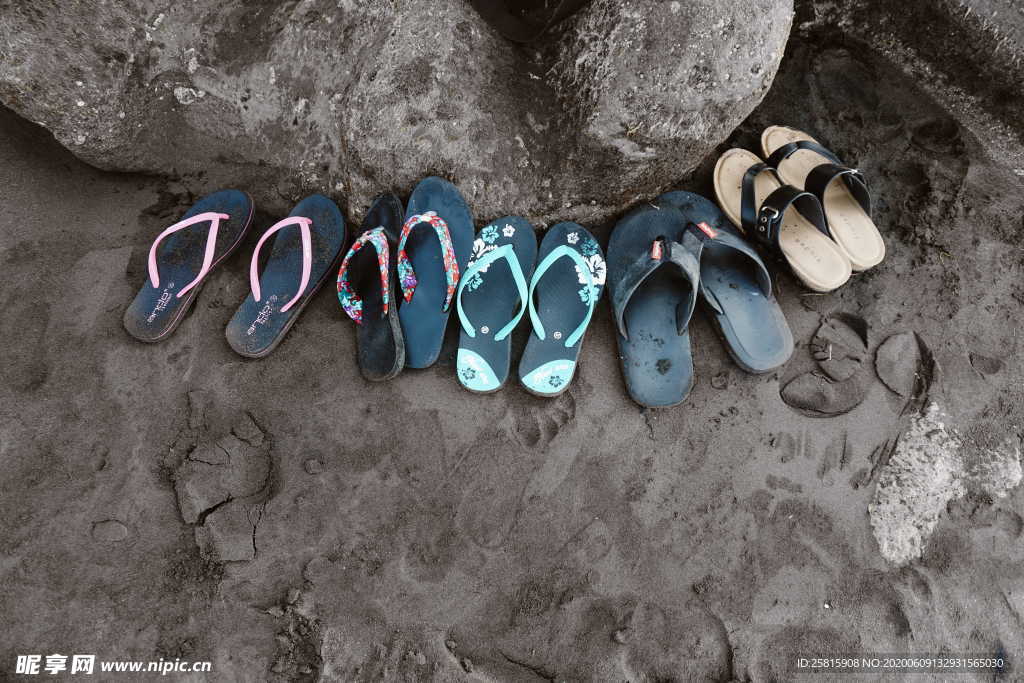 拖鞋人字拖平拖图片