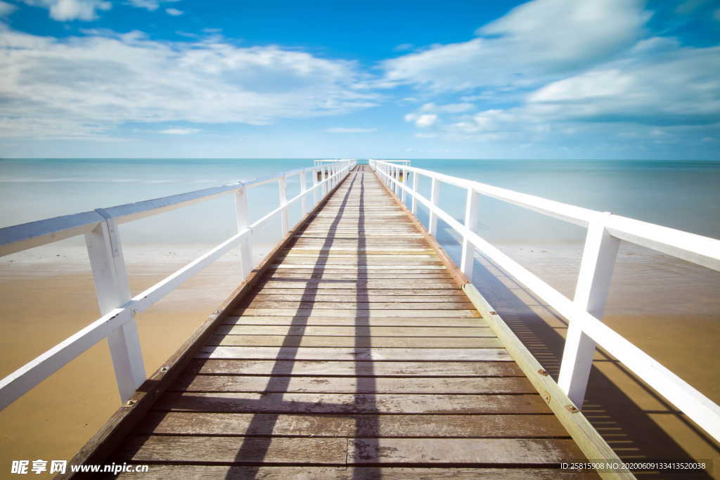 海边栈桥码头栈桥