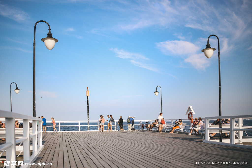 海边栈桥码头栈桥