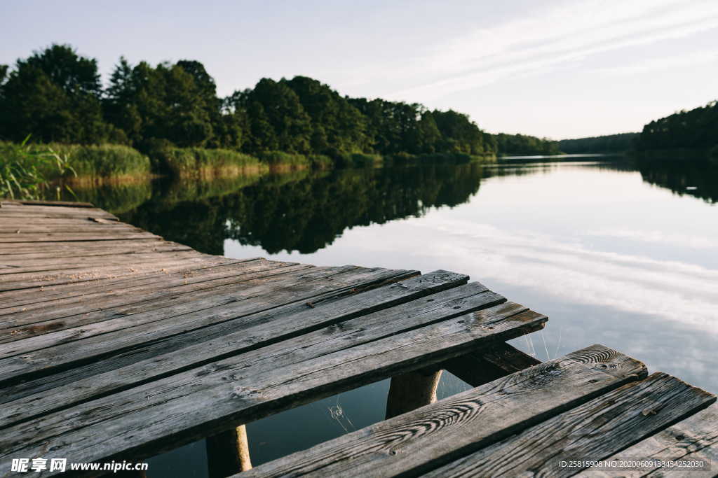 海边栈桥码头栈桥