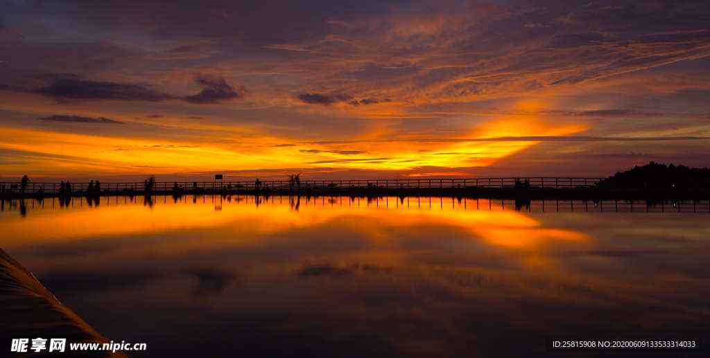 海边栈桥码头栈桥