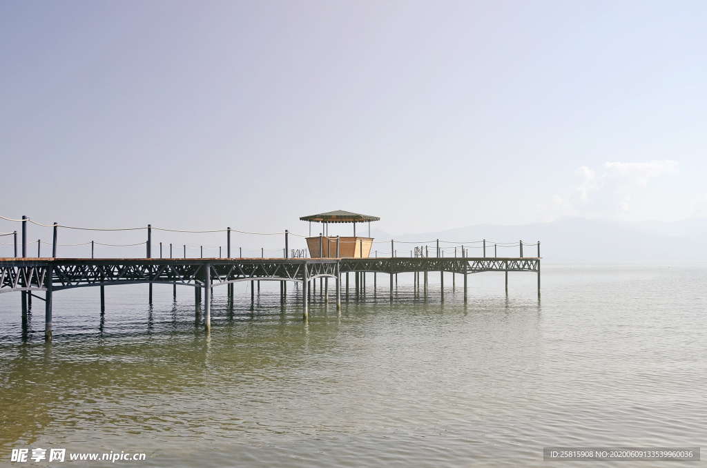 海边栈桥码头栈桥