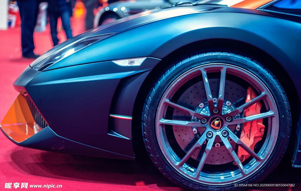 跑车豪车轿车街道城市建筑