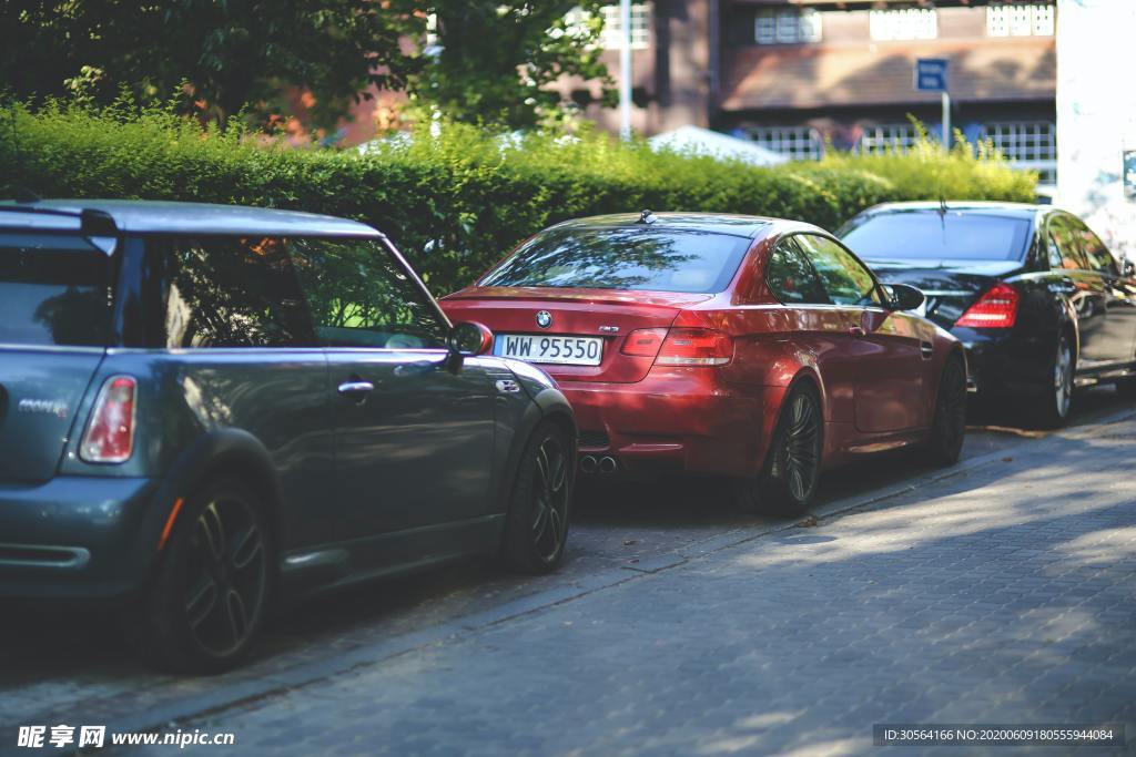 跑车豪车轿车街道城市建筑