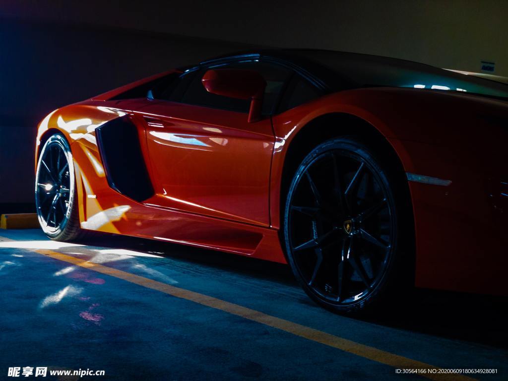 跑车豪车轿车街道城市建筑