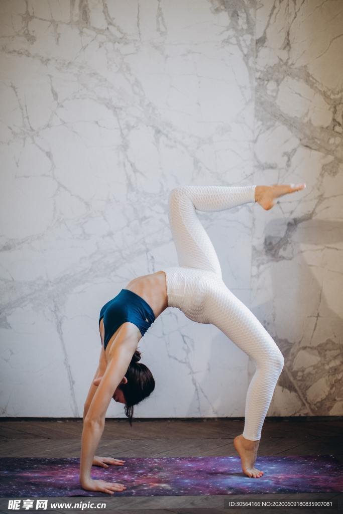 瑜伽柔美女性运动健身柔软背景