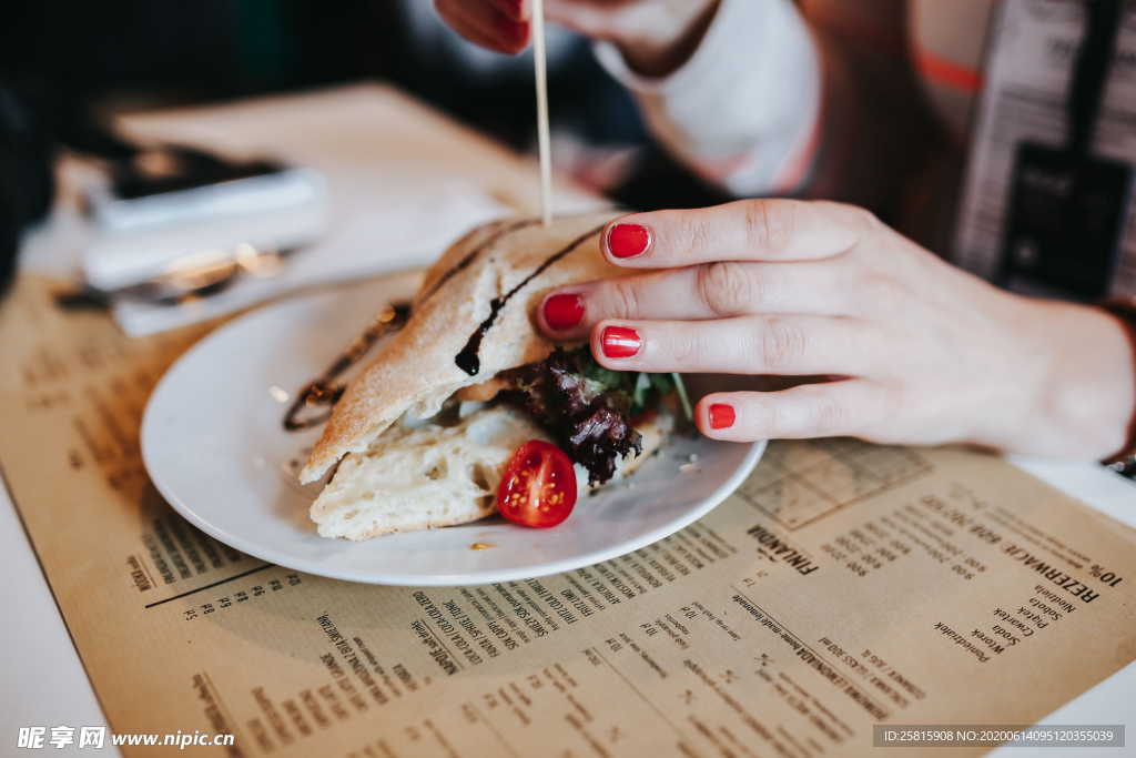 三明治美味早餐图片