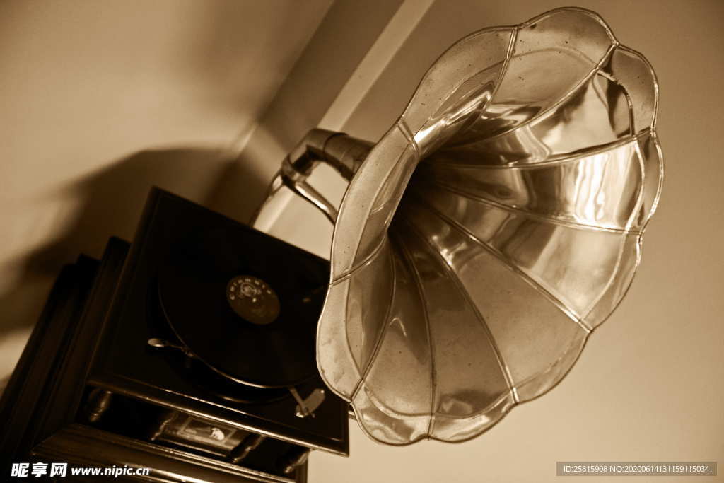 留声机古董文物图片